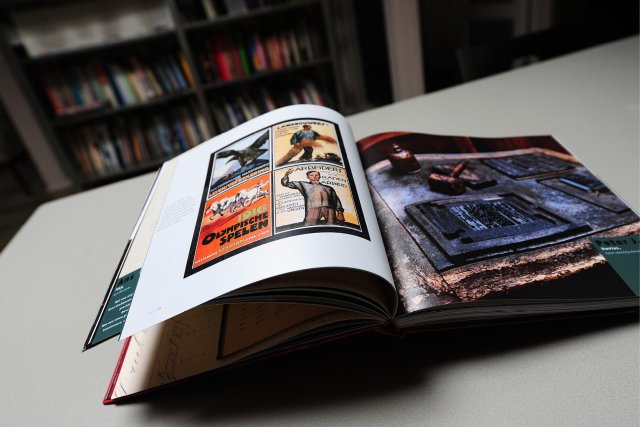 Bij een goed jubileumboek of -magazine loopt de visuele en tekstuele rode draad die door de hele productie